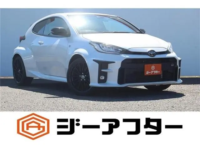 Toyota Yaris photo 1