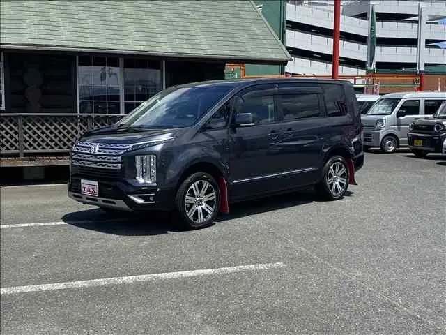 Mitsubishi Delica D:5