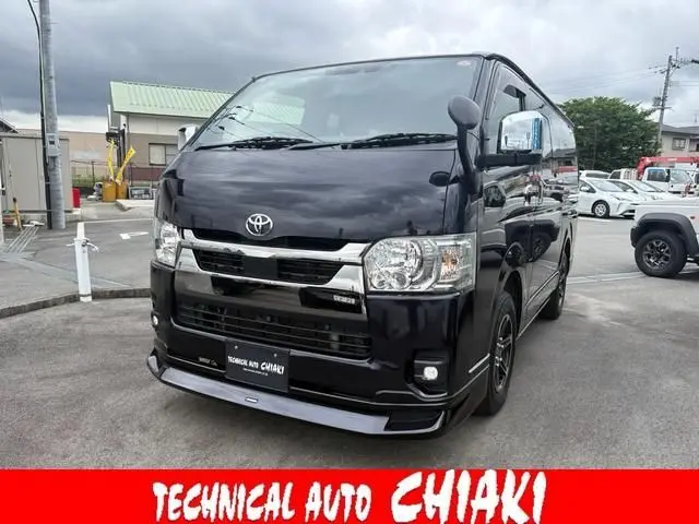 Toyota Hiace Van fotoğraf 1