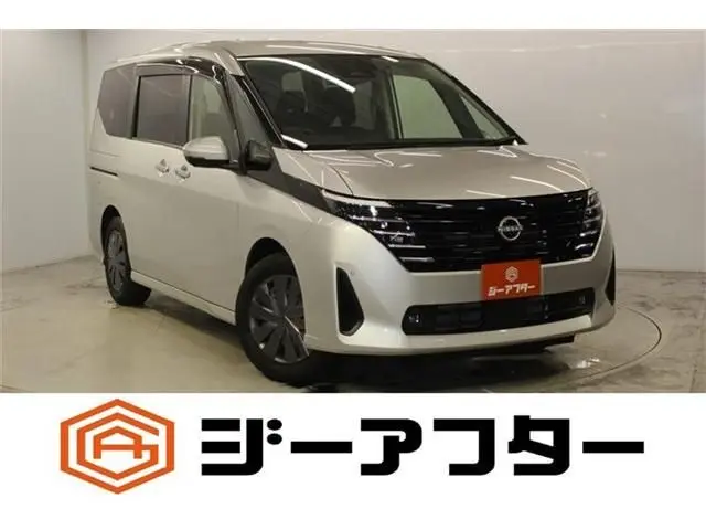 Nissan Serena fotoğraf 1