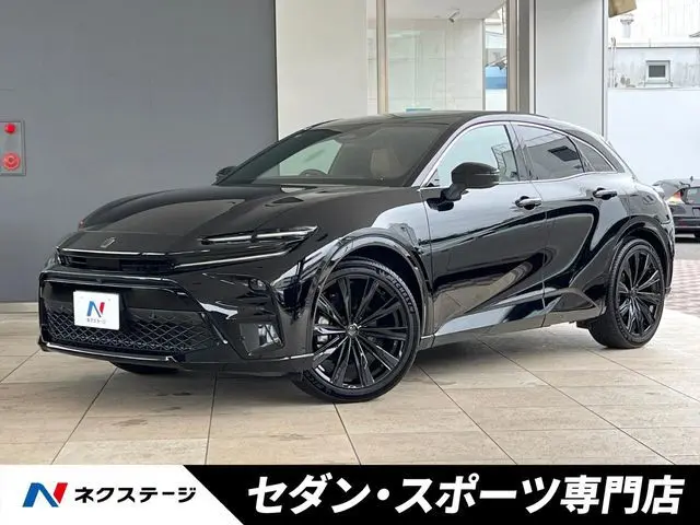 Toyota Crown Sport fotoğraf 1