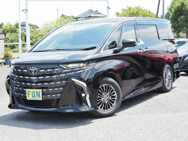 Toyota Alphard Hybrid photo 1