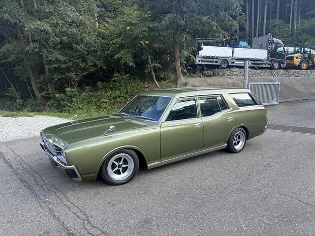 Nissan Gloria Van