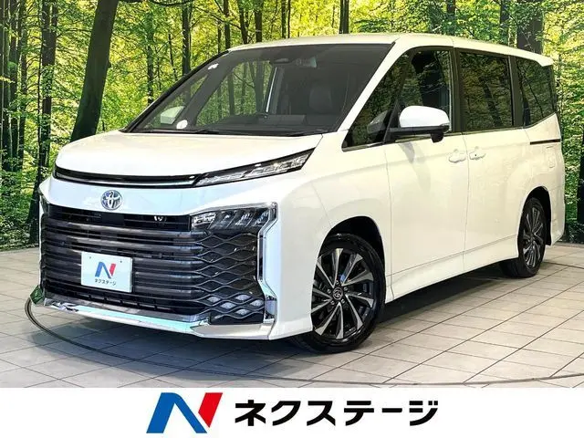 Toyota Voxy photo 1