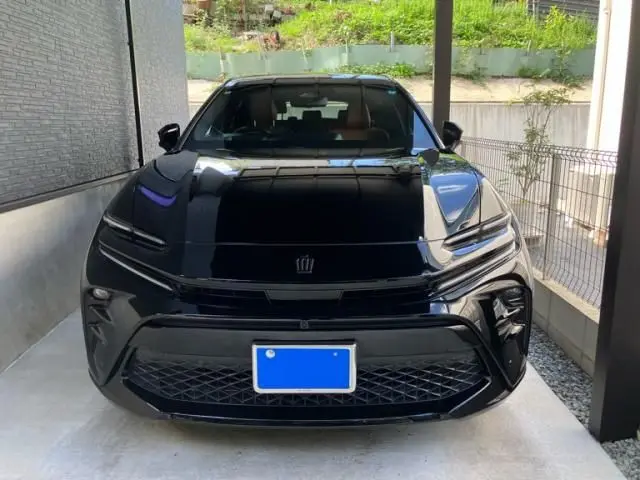 Toyota Crown Sport fotoğraf 1