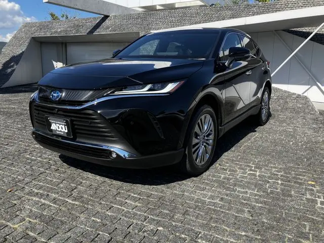 Toyota Harrier Hybrid fotoğraf 1