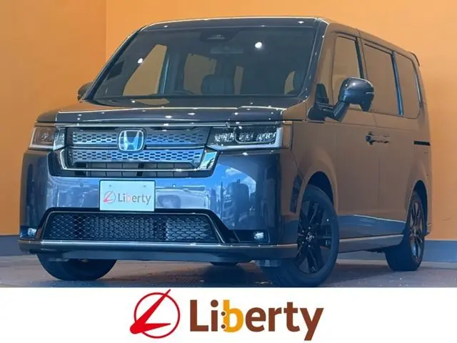 Honda Stepwagon Spada fotoğraf 1