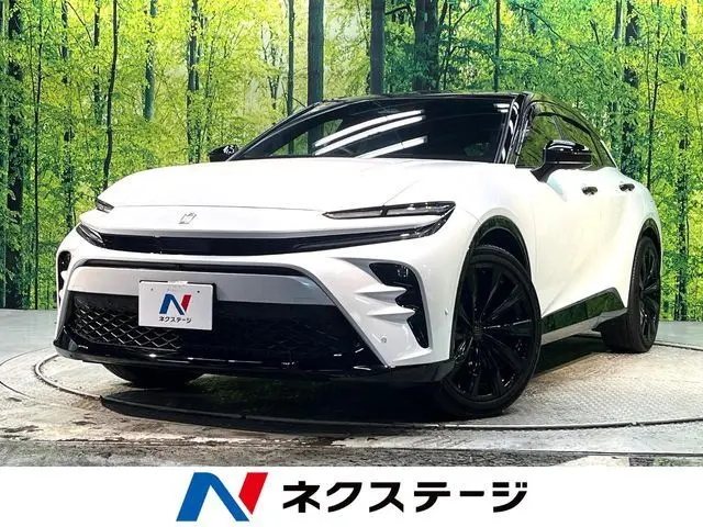 Toyota Crown Sport fotoğraf 1