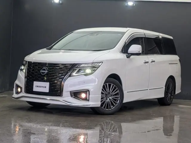Nissan Elgrand photo 1