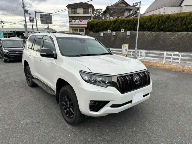 Toyota Land Cruiser Prado photo 1