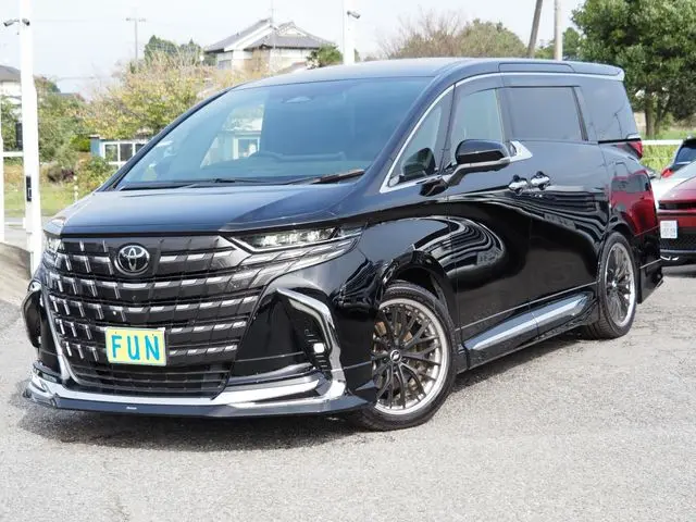 Toyota Alphard Hybrid photo 1