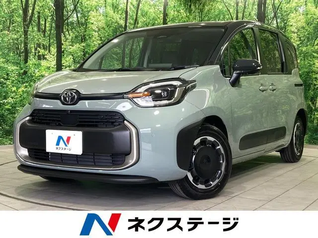 Toyota Sienta fotoğraf 1