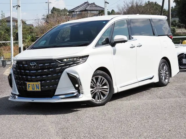 Toyota Alphard Hybrid photo 1