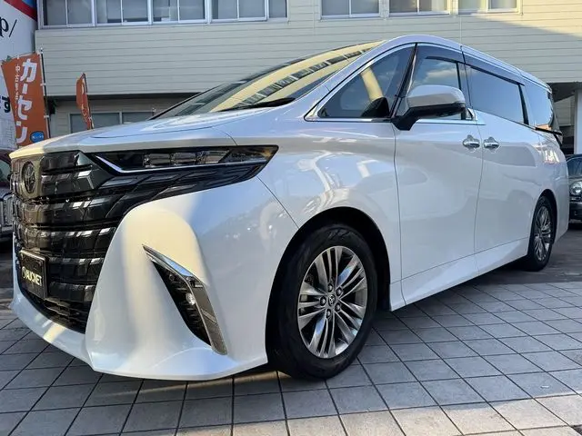 Toyota Alphard Hybrid fotoğraf 1
