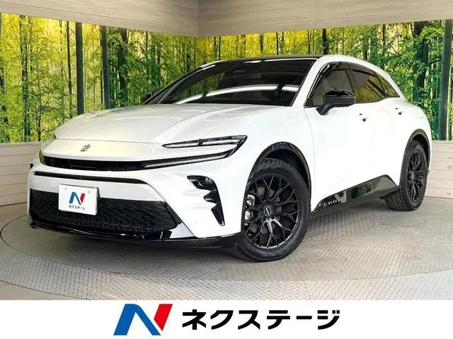 Toyota Crown Sport photo 1