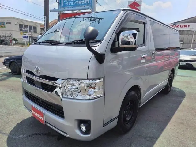 Toyota Hiace Van fotoğraf 1