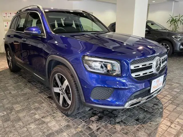 Mercedes-Benz GLB-Class photo 9