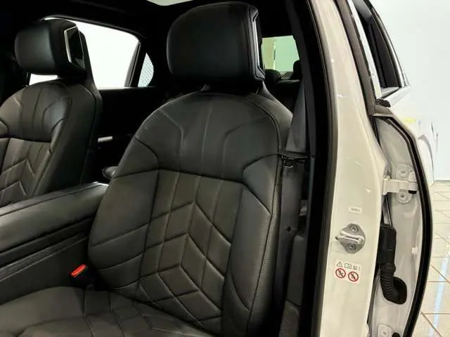 BMW 7 Serisi fotoğraf 15