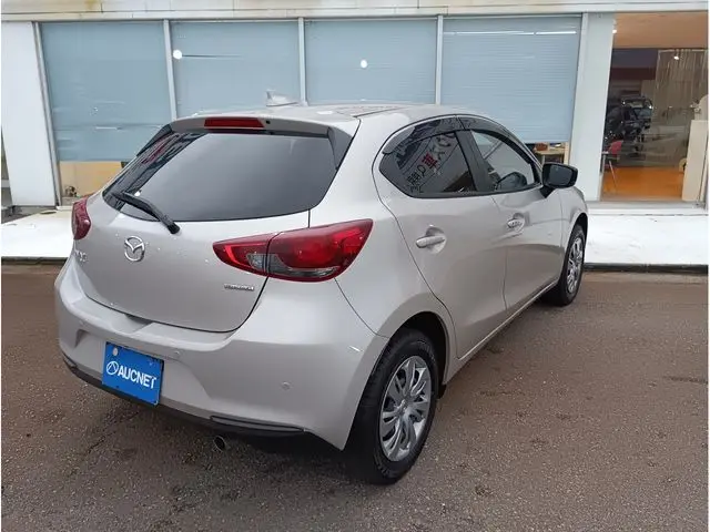 Mazda 2 fotoğraf 3