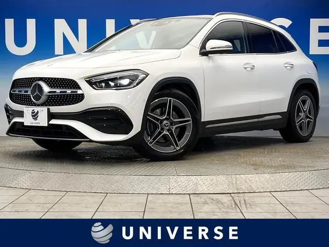 Mercedes-Benz GLA-Class photo 1