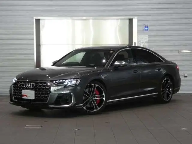 Audi S8