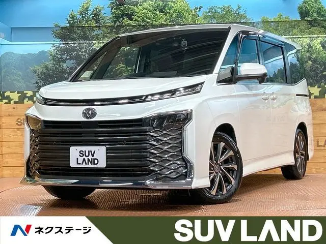 Toyota Voxy fotoğraf 1