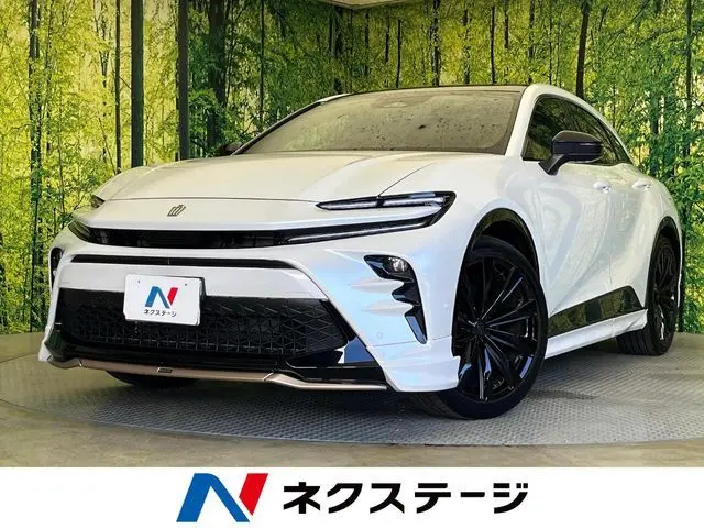 Toyota Crown Sport photo 1