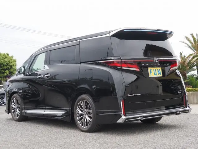 Toyota Vellfire Hybrid photo 6