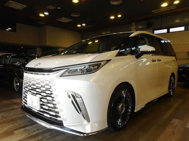 Lexus LM500h
