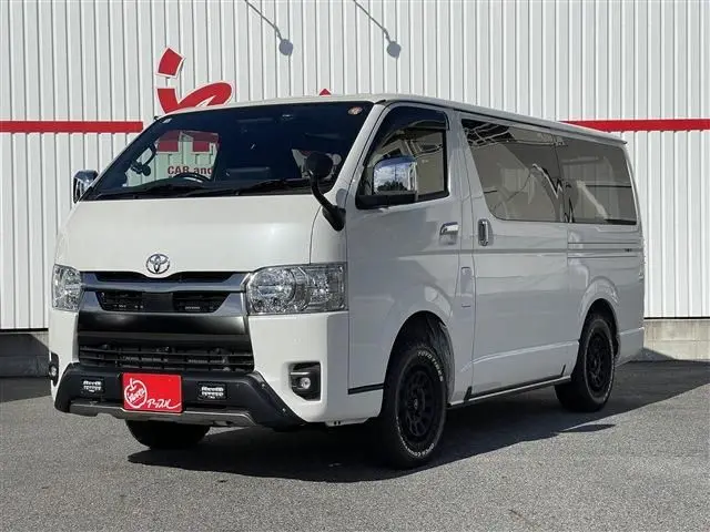Toyota Hiace photo 1