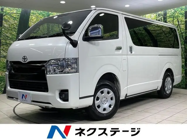 Toyota Hiace Van fotoğraf 1