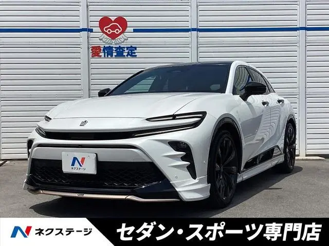 Toyota Crown Sport photo 1