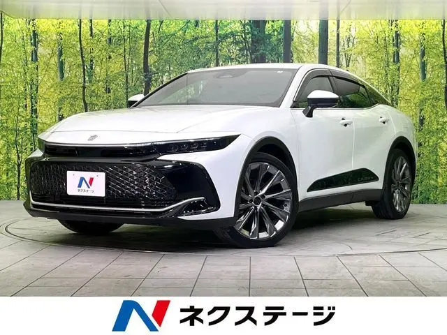 Toyota Crown Crossover photo 1