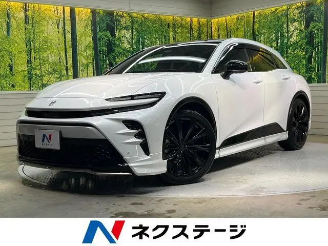 Toyota Crown Sport photo 1