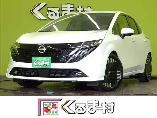 Nissan Aura