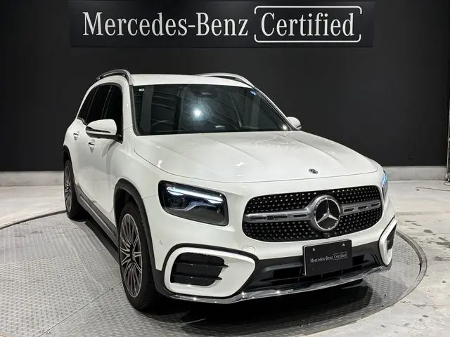 Mercedes-Benz GLB-Class photo 1