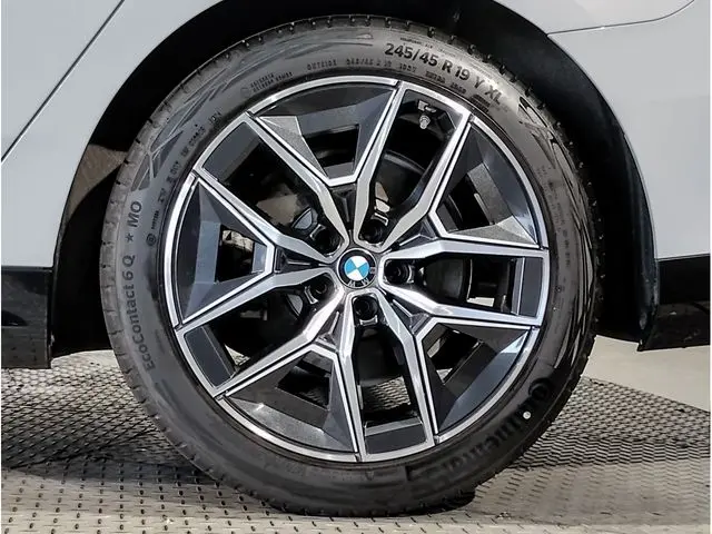 BMW 5 Serisi photo 20