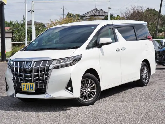 Toyota Alphard Hybrid fotoğraf 1