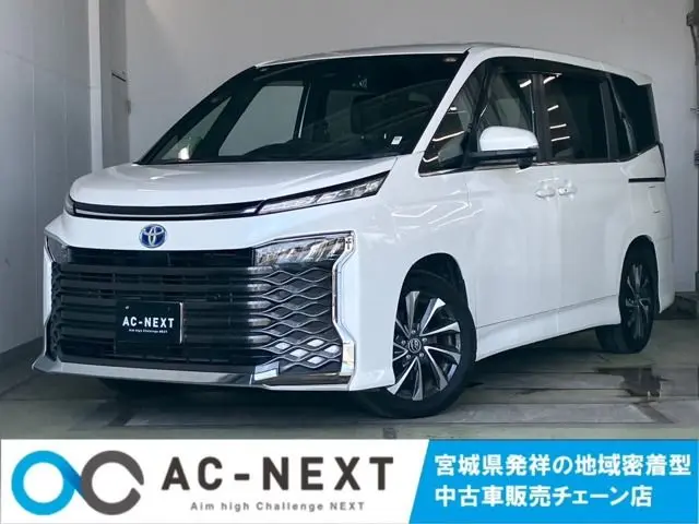 Toyota Voxy fotoğraf 1