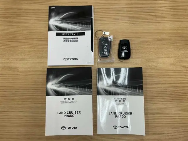 Toyota Land Cruiser Prado photo 2