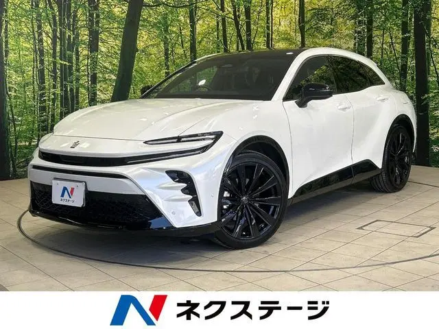 Toyota Crown Sport photo 1