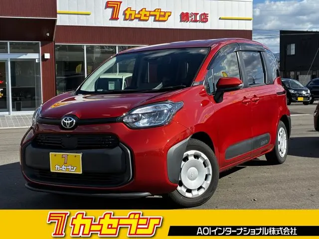 Toyota Sienta photo 1