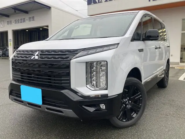 Mitsubishi Delica D:5