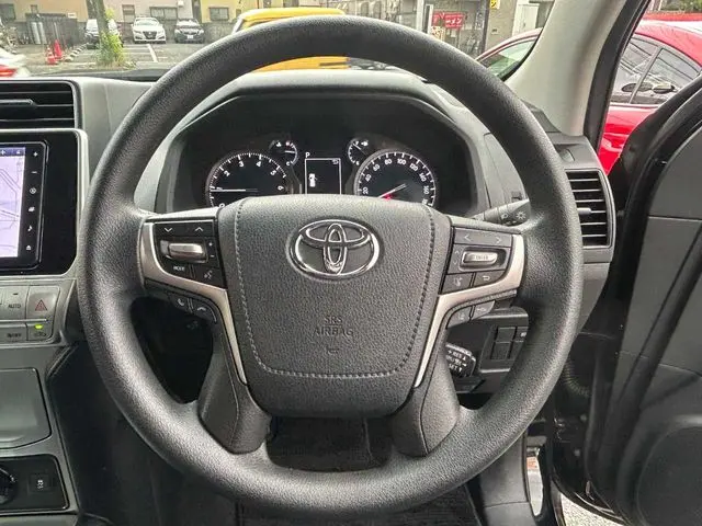 Toyota Land Cruiser Prado photo 6