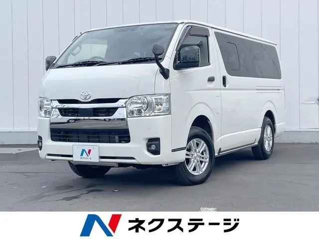 Toyota Hiace Van photo 1