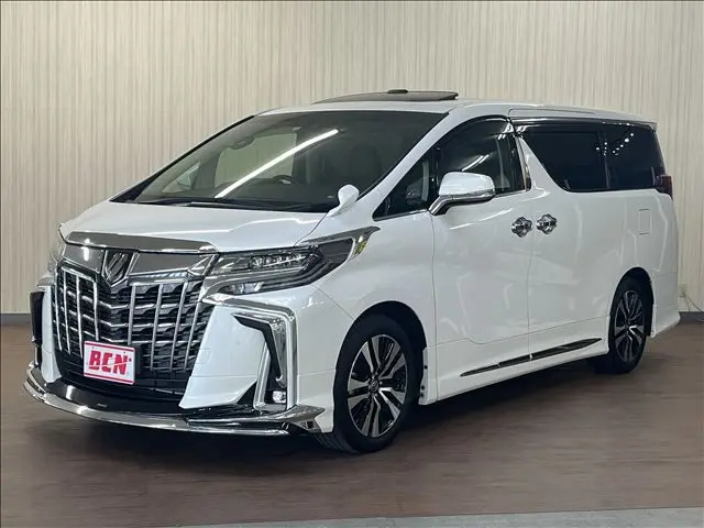 Toyota Alphard fotoğraf 1