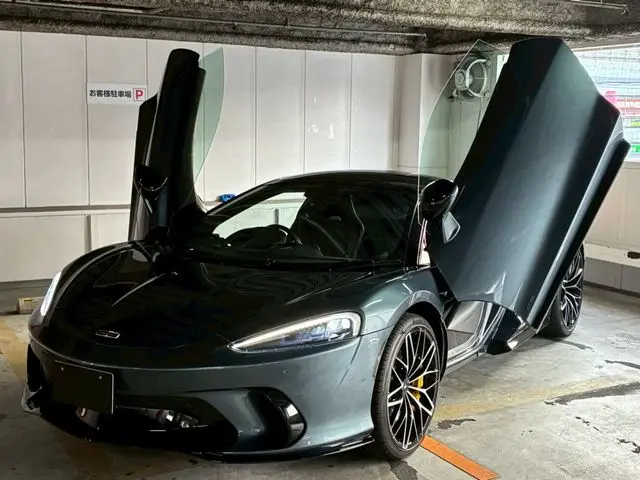 McLaren GT