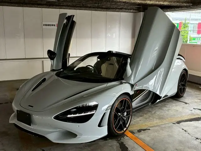 McLaren 750S Spider