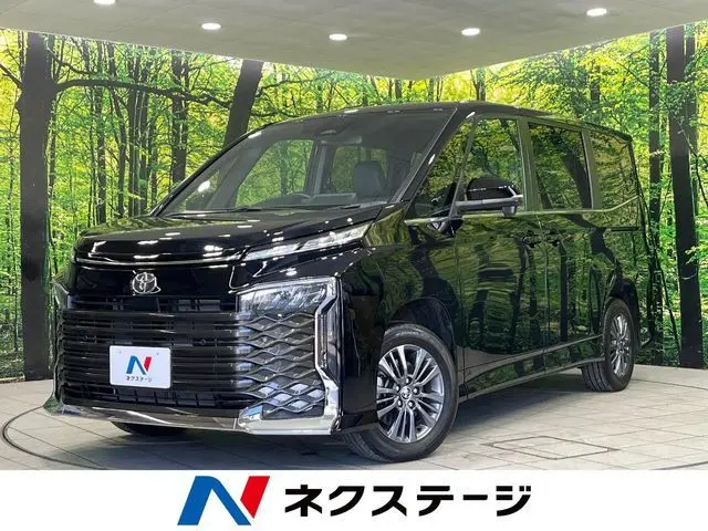 Toyota Voxy photo 1