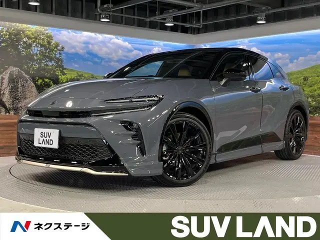 Toyota Crown Sport photo 1